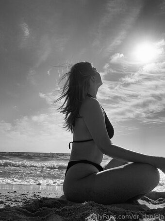 dr_daniela Nude Leaks Photo 29