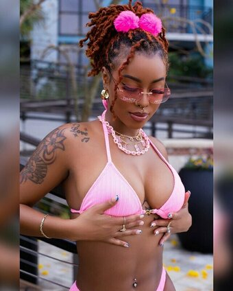 _dreci / Goldenn / _ForeverGoldenn / favicon.ico / https: Nude Leaks Photo 2