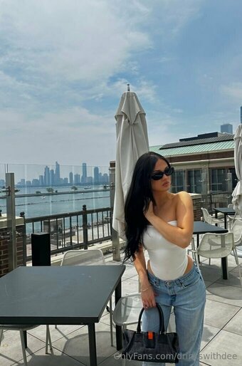 drinkswithdee / Deebellle Nude Leaks Photo 10