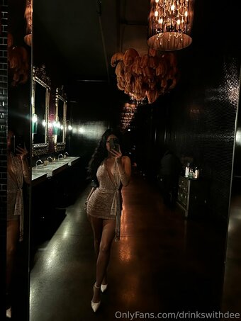 drinkswithdee / Deebellle Nude Leaks Photo 18