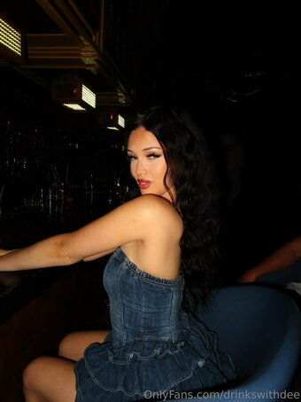drinkswithdee / Deebellle Nude Leaks Photo 23