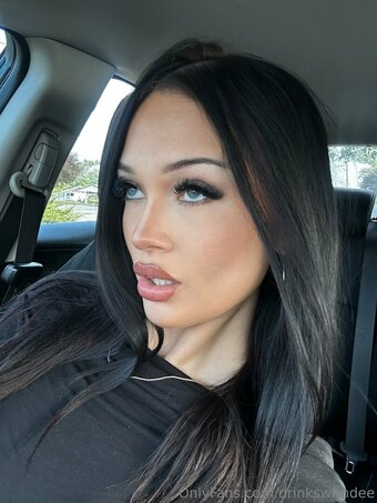 drinkswithdee / Deebellle Nude Leaks Photo 26