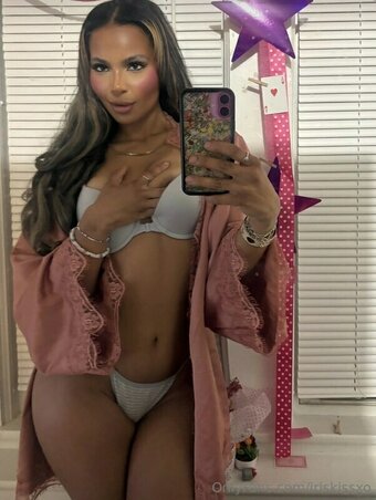 duhitsiris / iriskissxo Nude Leaks OnlyFans Photo 16