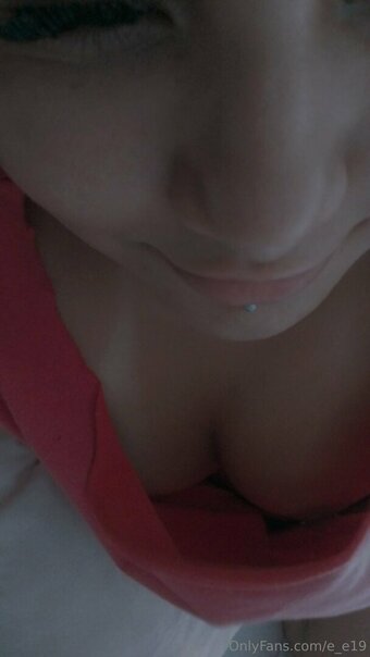 e_e19 Nude Leaks Photo 8