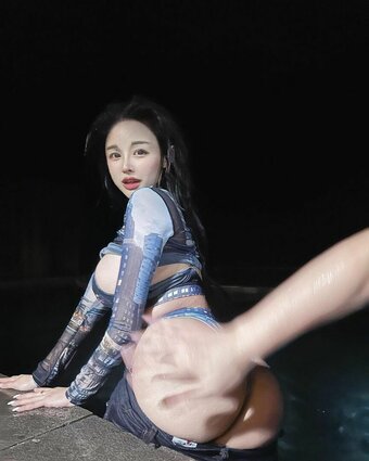 e__luda_glamorous Nude Leaks Photo 15