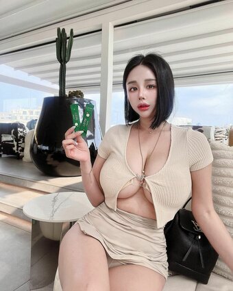 e__luda_glamorous Nude Leaks Photo 16