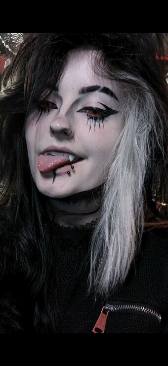 Easygoinggoth Nude Leaks Photo 4