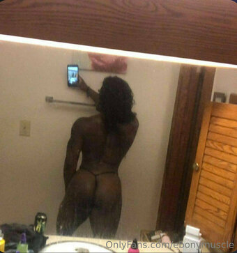 ebonymuscle Nude Leaks Photo 9
