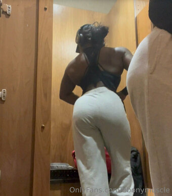 ebonymuscle Nude Leaks Photo 11