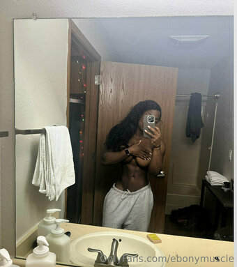 ebonymuscle Nude Leaks Photo 24