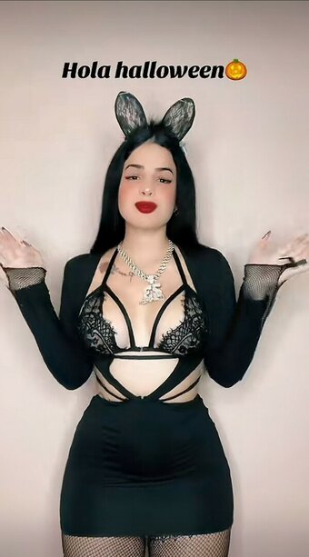 Edvcf16 / charlottegonzalez_02 Nude Leaks Photo 9