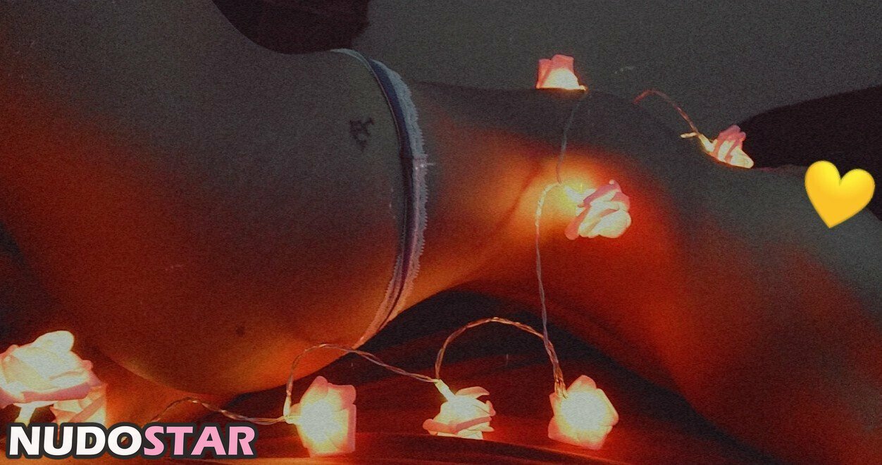 eeebydeeeby Nude  21