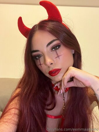 eemmaateello Nude Leaks Photo 12