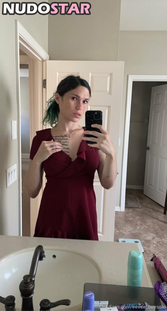 eeveebeevip Nude  4