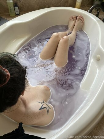 eeveebeevip Nude Leaks Photo 14