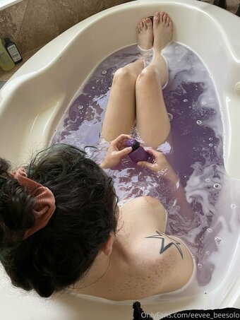 eeveebeevip Nude Leaks Photo 16