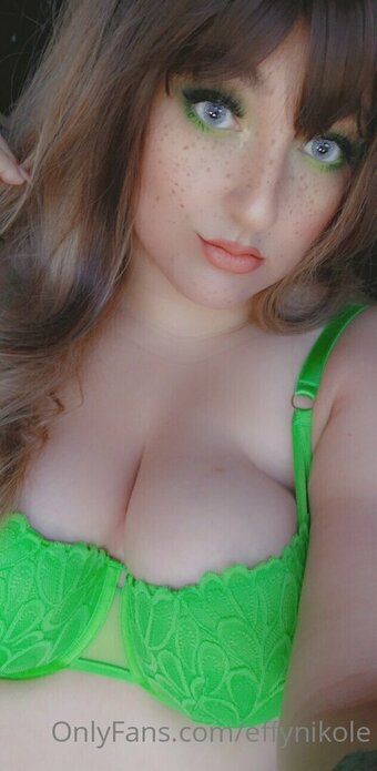 effynikole Nude Leaks Photo 11