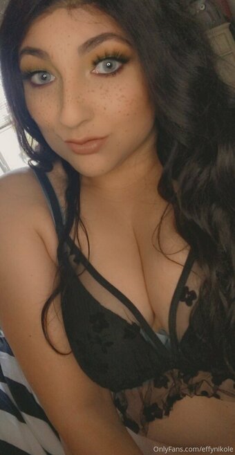 effynikole Nude Leaks Photo 28