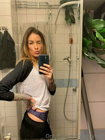 eggynog Nude Leaks Photo 25