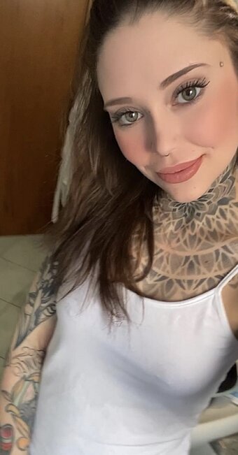 eleperuffo_ / empresselfiie Nude Leaks OnlyFans Photo 12