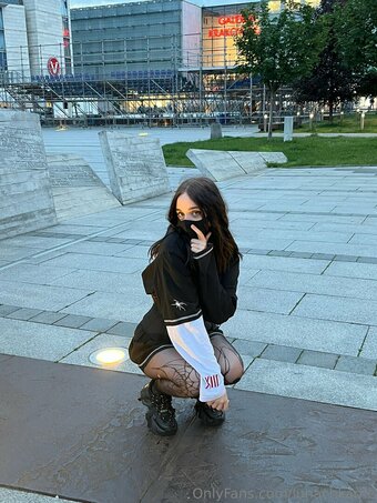 eliseloops Nude Leaks Photo 23