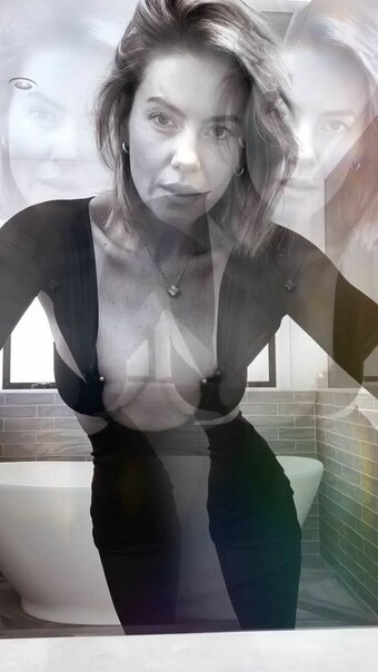 Elisha Cuthbert / elishaphaneuf Nude Leaks Photo 6