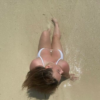 Ella B / ellabombomfree / ellajaneb Nude Leaks OnlyFans Photo 9