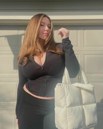 Ella B / ellabombomfree / ellajaneb Nude Leaks OnlyFans Photo 16