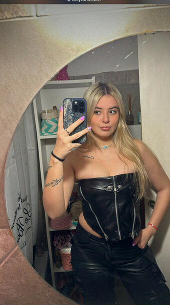 ella_sutton1