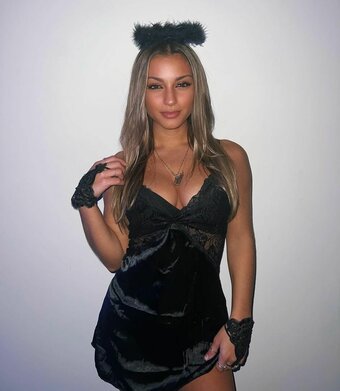 ellaagrantt Nude Leaks Photo 10