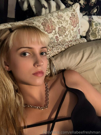 ellabeefreshman Nude Leaks Photo 9