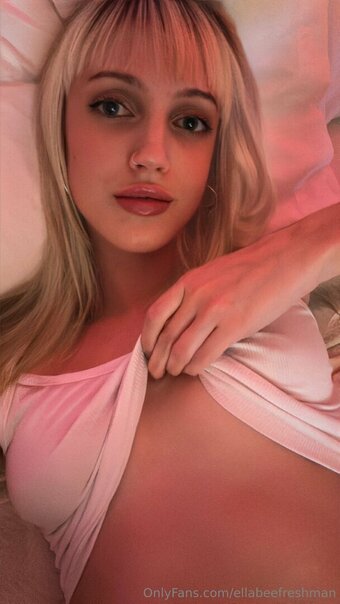 ellabeefreshman Nude Leaks Photo 13