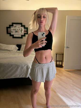 ellabeefreshman Nude Leaks Photo 19
