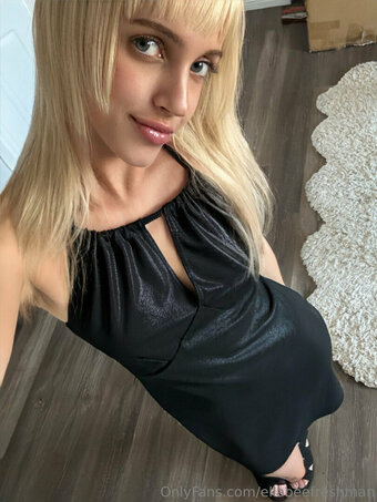 ellabeefreshman Nude Leaks Photo 25