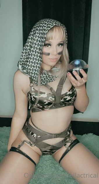 Ellactrical / Onlyprivatrical / Privatrical / sapphirenicki Nude Leaks OnlyFans Photo 6