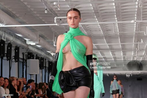 ellaemhoff Nude Leaks Photo 18