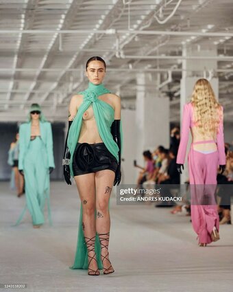 ellaemhoff Nude Leaks Photo 21