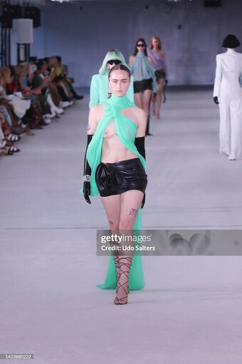 ellaemhoff Nude Leaks Photo 24