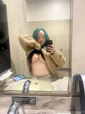 ellaenchantedd Nude Leaks Photo 11