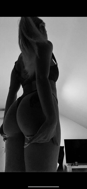 ellenofficial / ellamaiofficial / ellenofficial__ Nude Leaks OnlyFans Photo 2