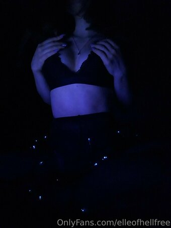 elleofhellfree Nude Leaks Photo 19