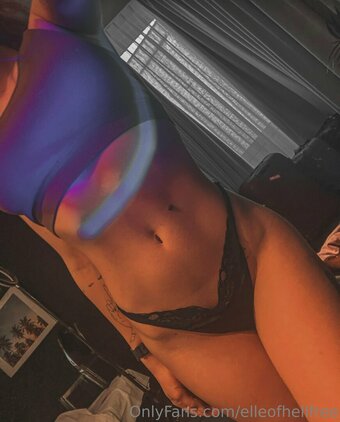 elleofhellfree Nude Leaks Photo 24