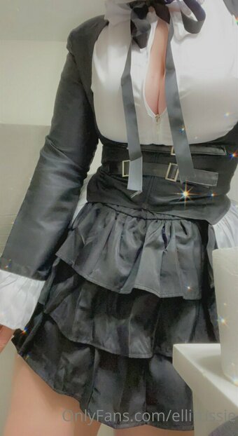 ellirussie Nude Leaks Photo 23