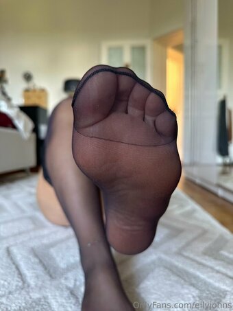 ellyjohns Nude Leaks Photo 10