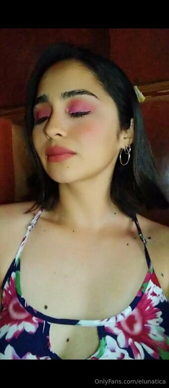 elunatica Nude Leaks Photo 22