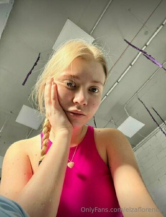 elzaflorence Nude Leaks Photo 26