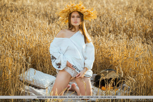 Em Maize Nude Leaks Photo 7
