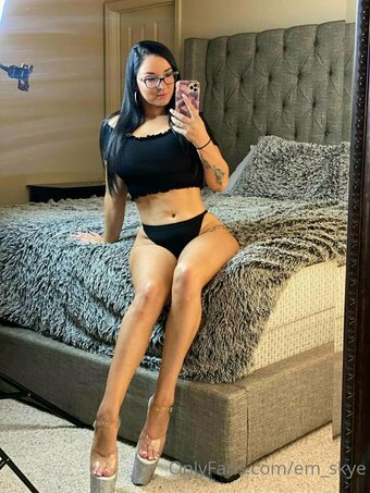 em_skye Nude Leaks Photo 2