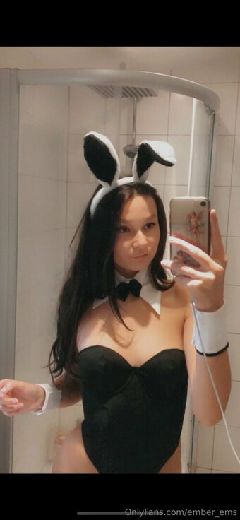 ember_ems Nude Leaks Photo 2