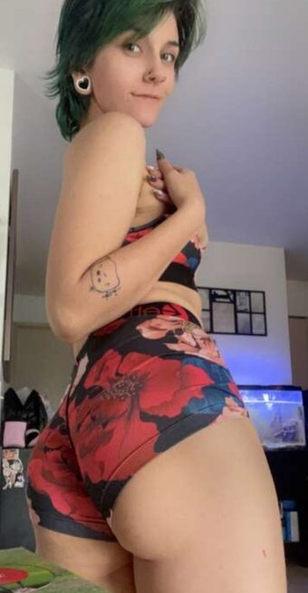 Ember_Scourage / ember_scourge Nude Leaks OnlyFans Photo 4